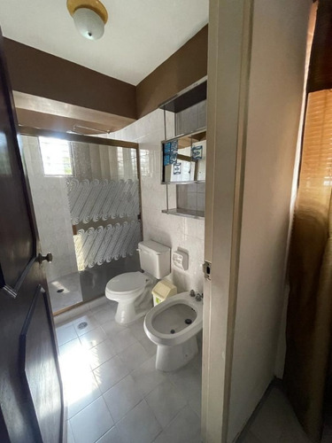 Lm Vende Apartamento En El Conjunto Res. El Castañar, Sector Agua Blanca, Valencia.