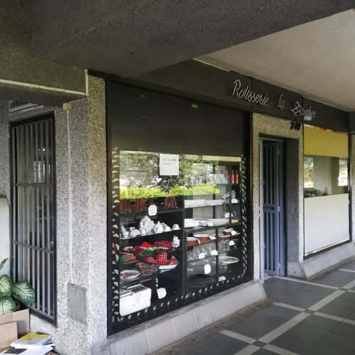 Venta Local Comercial Ubicado En El Centro Comercial Santa Paula