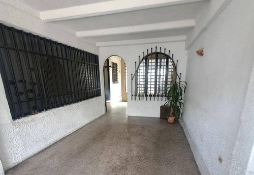 Casa En Venta/urbanización Girardot Maracay/pg1112