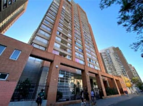 Arriendo Pieza Con Espléndido Balcón Y Ventanal