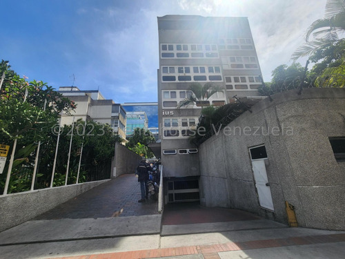 Hermosa Y Cómoda Oficina En Alquiler Las Mercedes Caracas 23-31934