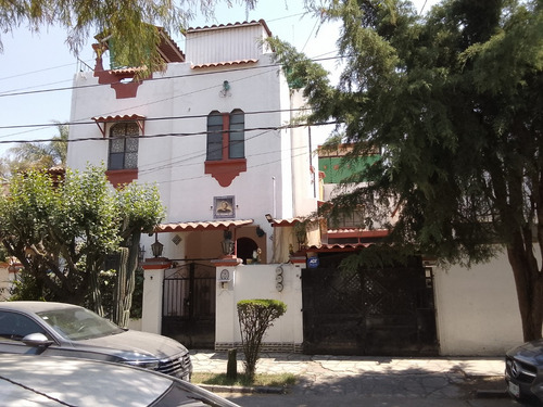 Céntrica Y Esplendida Casa En Roma Sur Para Inversión Y Remodelar