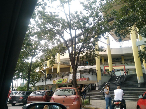 Imagen 8 de 19 de Leida Falcon Rentahouse Vende Local En El Parral Valencia 22-9585 Lf