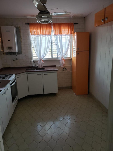 Imagen 19 de 21 de 4 Amb. Villa Luro, Av. Juan B. Justo 7800. Lateral Muy Lumin
