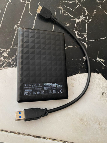 Disco Duro Externo Seagate 2tb - Modelo P/n:1teap6-500 Negro (Usado)