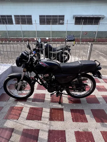 Línea: Ak125nkd Modelo: 2022 Kilometraje: 26.025 Soat: Octub