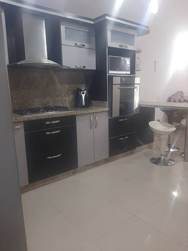 Imagen 4 de 13 de Casa En Venta Urb Valle De Oro Remodelada Y Esquina Jc-lp