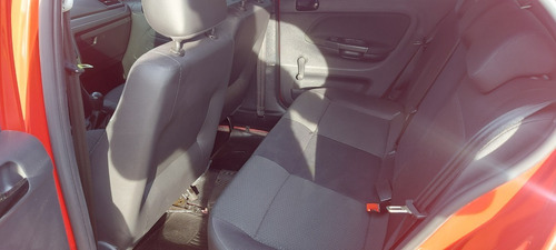 Imagen 11 de 14 de Volkswagen Gol Trend 1.6