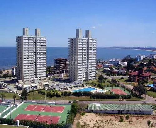 Lindisimo Edificio Con Todos Los Servicios