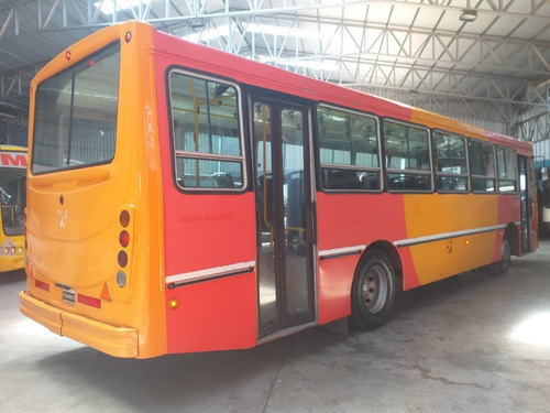 Imagen 4 de 9 de Mercedes Benz Of 1418 2010