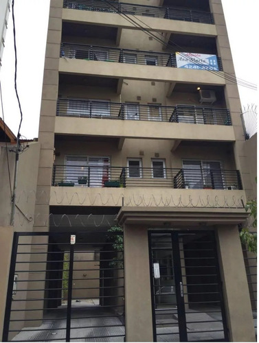 Imagen 1 de 11 de Departamento De 2 Ambientes - Lanus