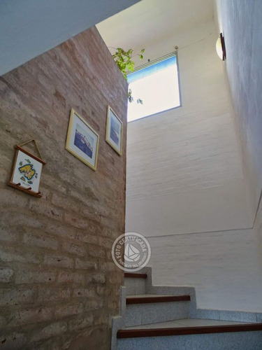 Chalet Azul En Punta Negra