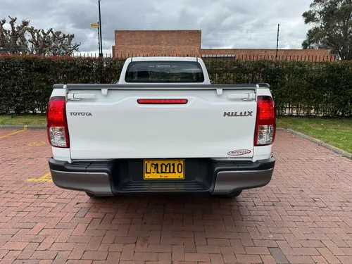 Toyota Hilux 2.7cc Mt 2022