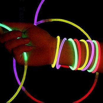 Imagem 7 de 10 de Kit 100 Pulseira Neon Alto Brilho Festa Balada Atacado