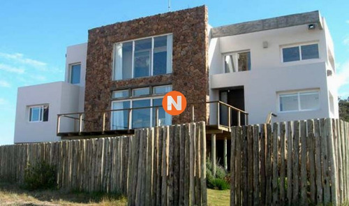 Casa En Venta Y Alquiler, Santa Monica, Manantiales, 4 Dormitorios.- Ref: 207580