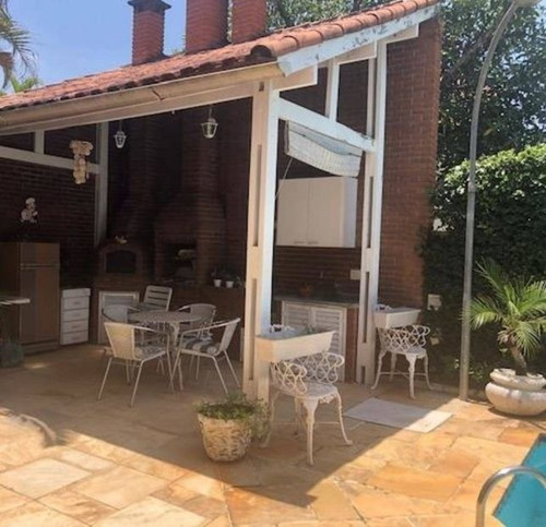 Casa À Venda Em Alphaville 3 | 360 M² | 4 Dormitórios | 2 Suítes | Piscina | Área Gourmet - Cncl1049