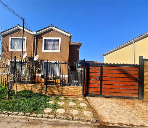 Hermosa Casa En Venta De 3 Dormitorios - Buin !