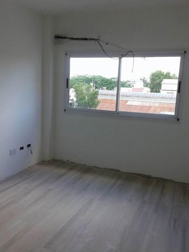 Imagen 6 de 12 de Venta De Dep 2 Amb Semipisos Al Frente /balcon V. Pueyrredon