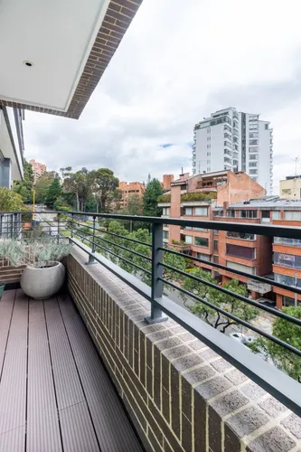 Apartamento En Venta En Los Rosales. Cod V6003