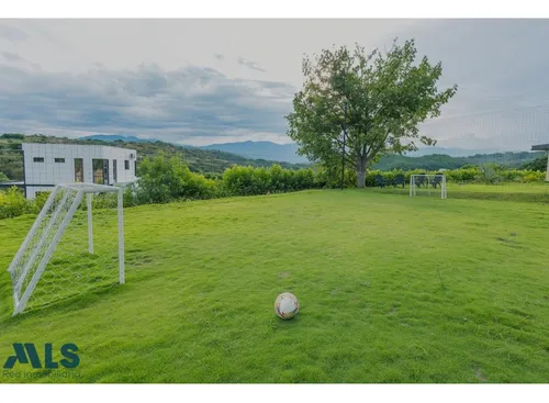 Vida De Lujo O Inversión: Tu Oasis En San Jeróni...(mls#252382)