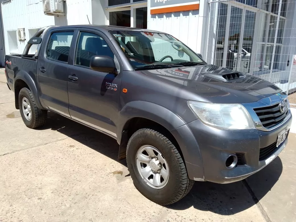 Toyota Hilux 3.0 Cd Sr 171cv 4x4 - C3