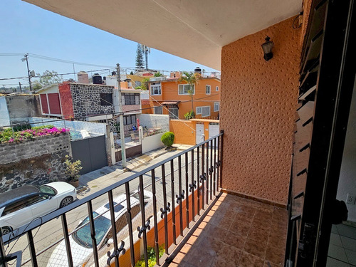 Casa Con Inigualable Ubicación Al Norte De La Ciudad, En Col. La Pradera, Cuernavaca Morelos.