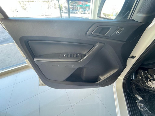 Imagen 9 de 10 de Ranger Xl Cd 2.5 Nafta 2022