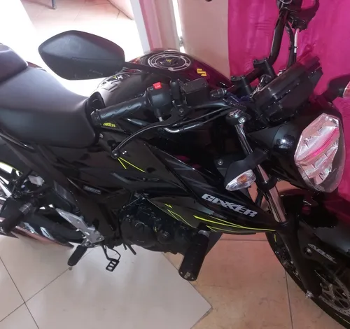 Excelente Estado Es La Gixxer 150fi Abs