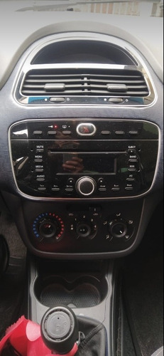 Imagem 5 de 7 de Fiat Punto 2013 1.4 Attractive Flex 5p