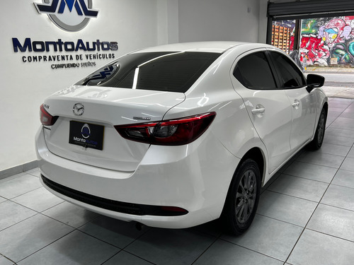 Mazda 2 1.5 Touring Sedan
