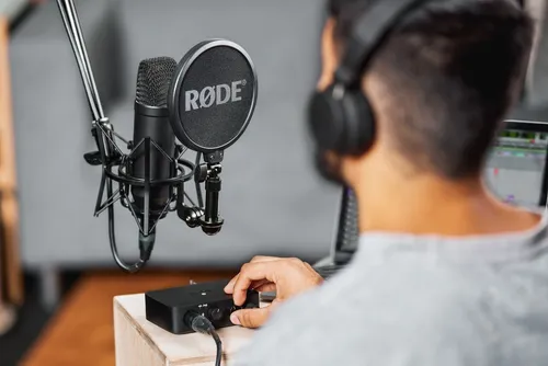 Microfone de estúdio Rode Kit NT1a+Ai1 com suporte Smr, cor Microfone de estúdio Rode Kit NT1a+Ai1 com suporte Smr, cor