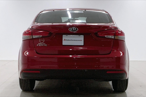 Imagen 4 de 25 de Kia Forte Sedan 4 Pts Lx, Tm6, A/ac, Bl, F Niebla, R-16