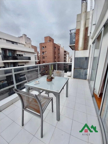 Departamento En Venta  Piso Entero Tipo Dúplex  Con Asador Y Pileta Propio En Nueva Córdoba.