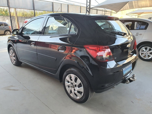Imagem 4 de 14 de Chevrolet Onix 2014 1.4 Lt 5p