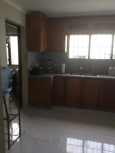 Apartamento En Bella Vista 220mts Clásico