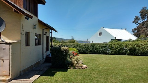 Imagen 3 de 10 de Dos Cabañas De 2 Amb. Cada Una - Piscina - Ubicación Excelen