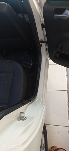 Imagem 7 de 15 de Volkswagen Voyage 2017 1.6 Msi Trendline Total Flex 4p