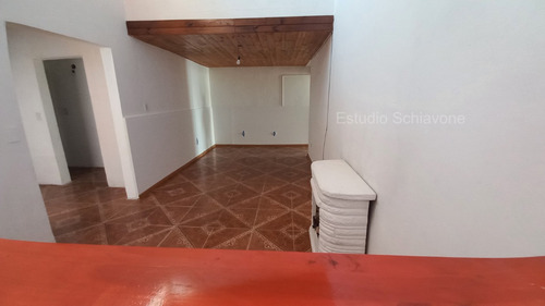 Casa En Venta En Avellaneda Con 2 Ph Ó Departamentos Tipo Casa