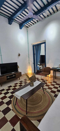 Casa En Venta Totalmente Amueblada En Avenida Itzaes, Merida.