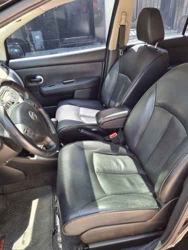 Nissan Tiida 1.8 Tekna 5 P 2011