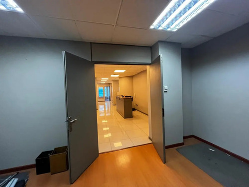Ciudad Empresarial 300m2 Habilitada 10 Privados Trifasica