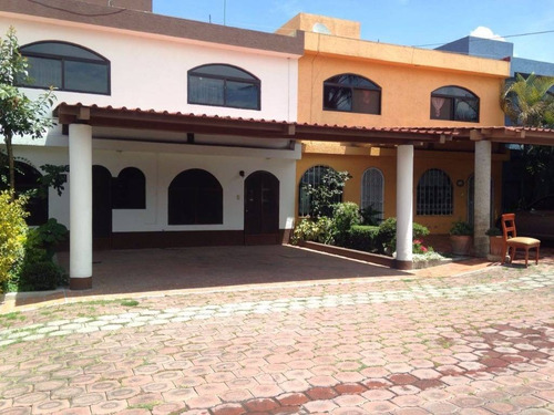 Imagen 1 de 12 de Venta De Casa Residencial En Tlaxcalancingo