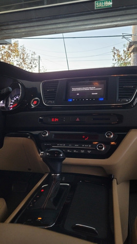 Imagen 10 de 15 de Kia Carnival 2016 2.2 Crdi Premium