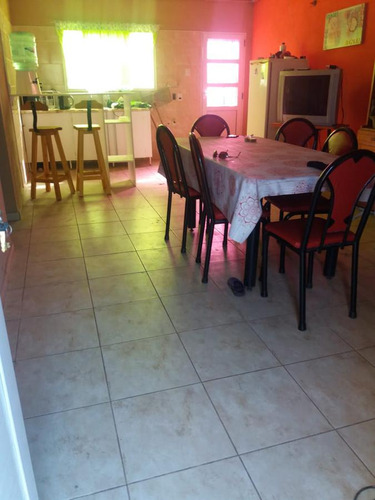 Casa En Venta - 2 Dormitorios 1 Baño - 55 Mts2 - 9 De Julio