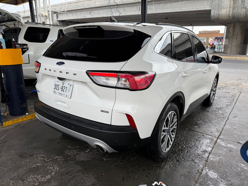 Ford Escape Titanium HYBRID