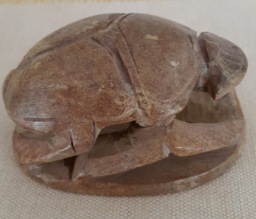 Escarabajo Marrón Traído De Egipto De Piedra Maciza