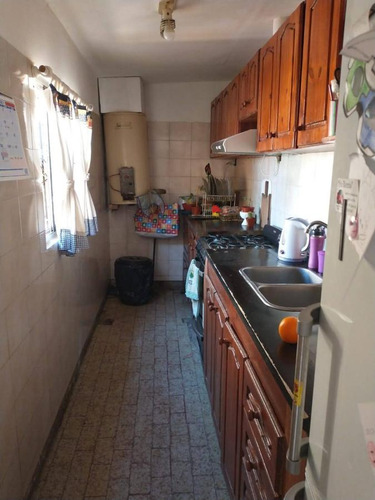 Casa En Venta - 2 Dormitorios 1 Baño - Patio - 370 Mts2 - Burzaco