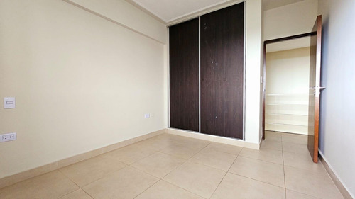 Alquiler! Departamento De Categoría Tipo Dúplex De 2 Dormitorios En Lavalle Al 1100, Barrio Sur