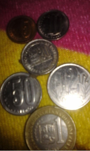 Monedas De 5, 10, 12, 50, 1, 20. Centimos Y Bolivares