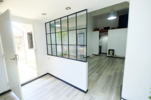 Excelente Casa Con Oficina Independiente Al Frente. Quilmes